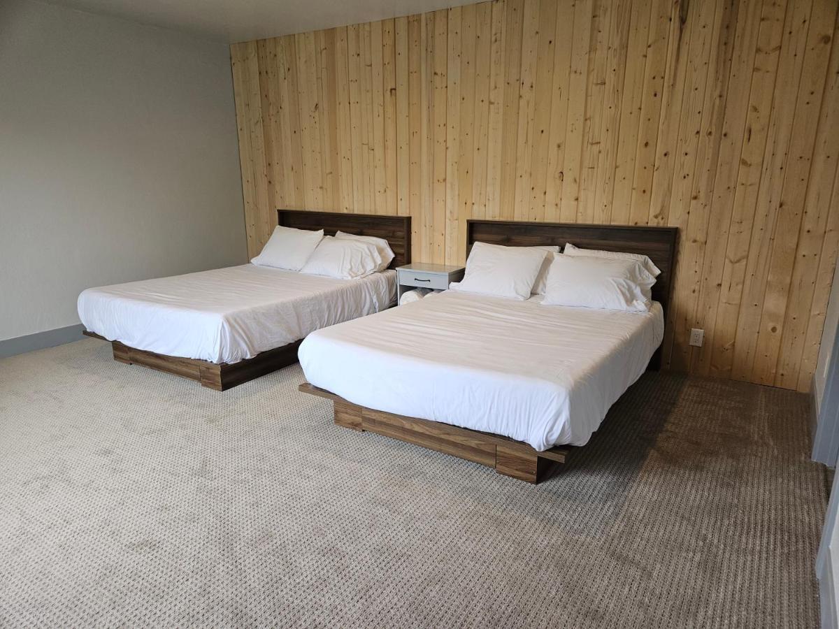 The Black Forest Lodge Red Bluff Esterno foto